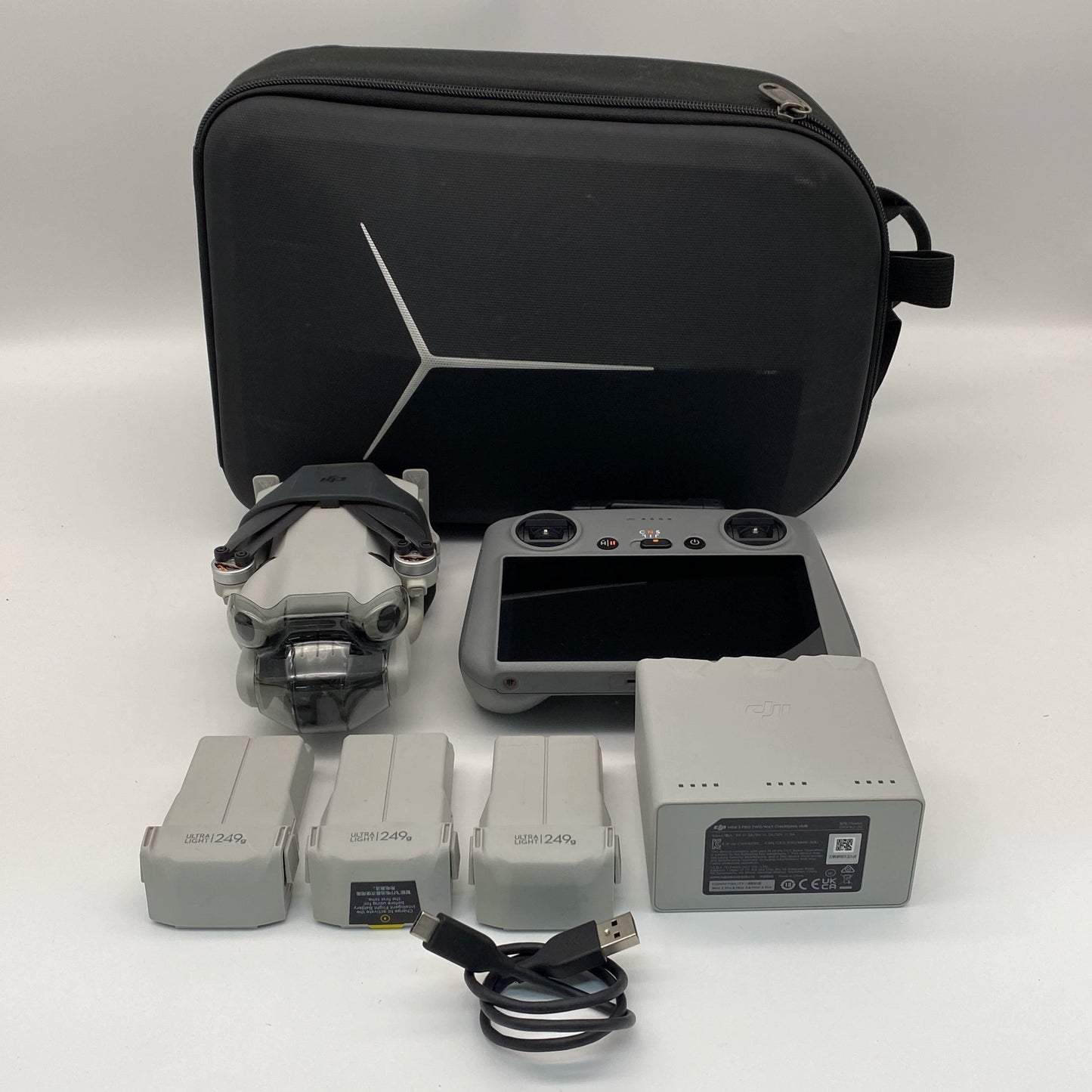 DJI Mini 4 Pro with Screen Remote Fly More Combo - Excellent (95% New)