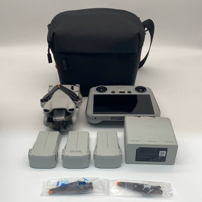 DJI Mini 3 with Screen Remote Long Range Kit - Excellent (95% New)