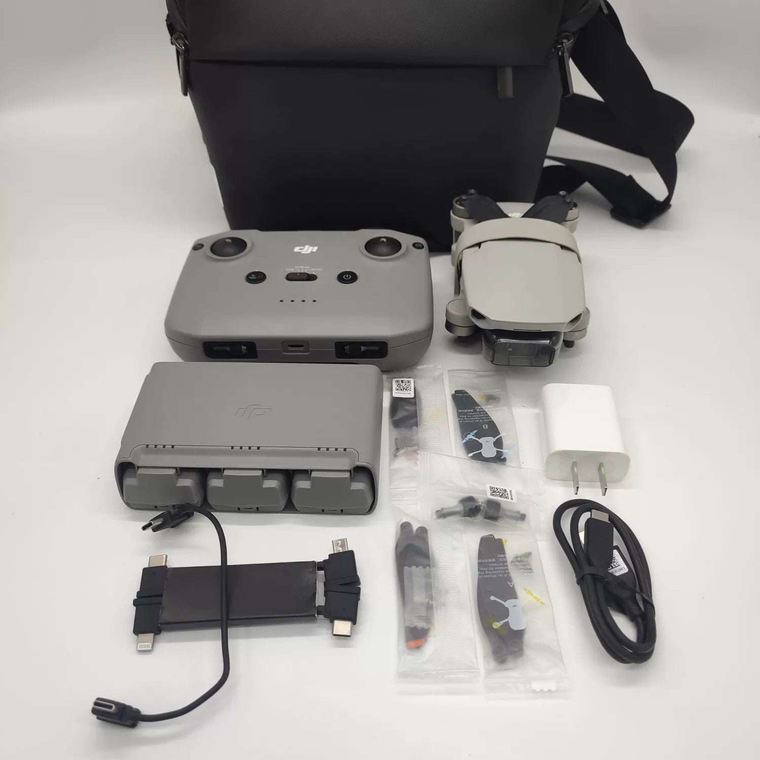 95% New (Like New) DJI Mini 2 Fly More Combo