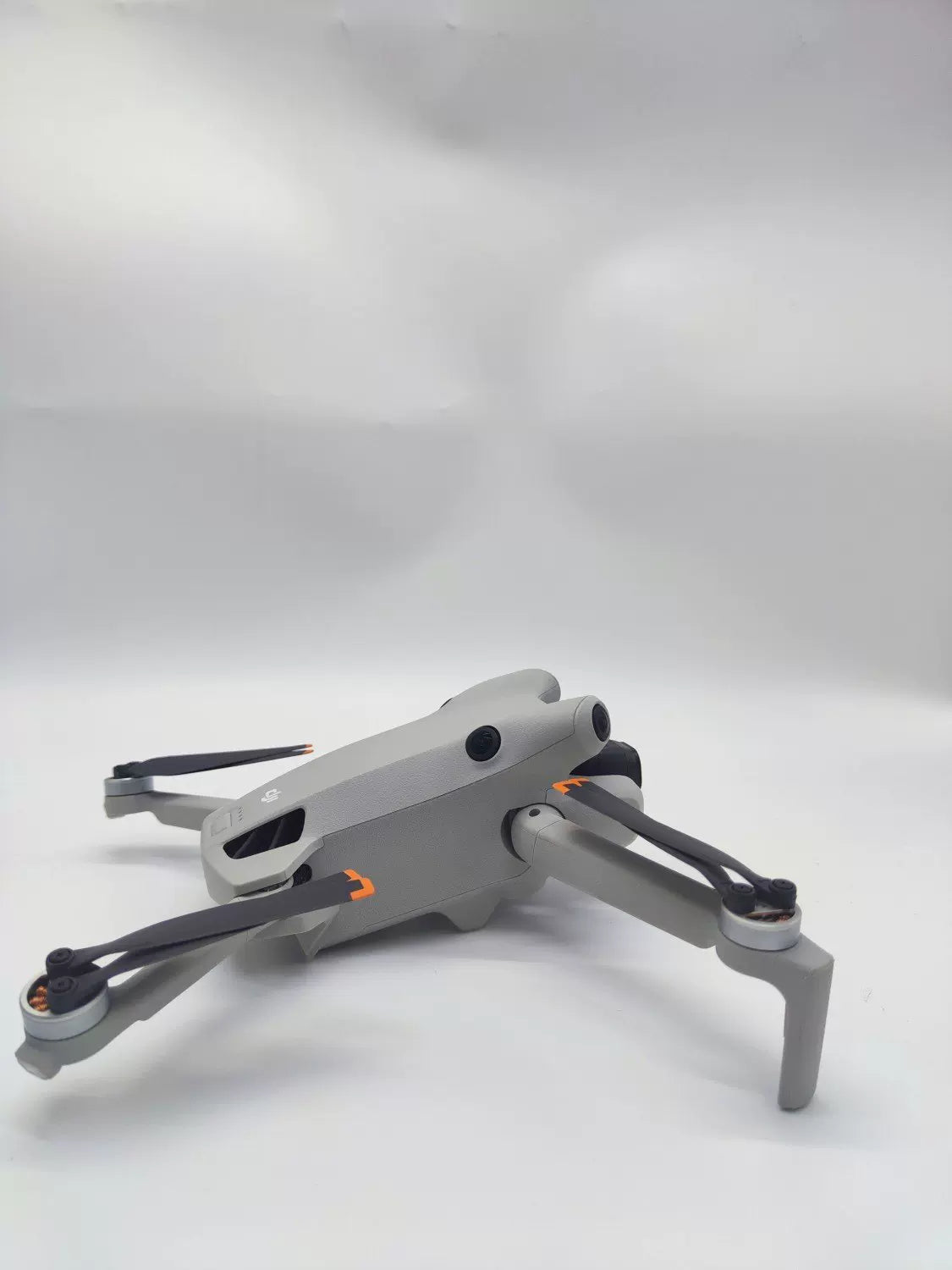 99% New (Mint) DJI mini4pro with Screen, Extended Battery Fly More Combo