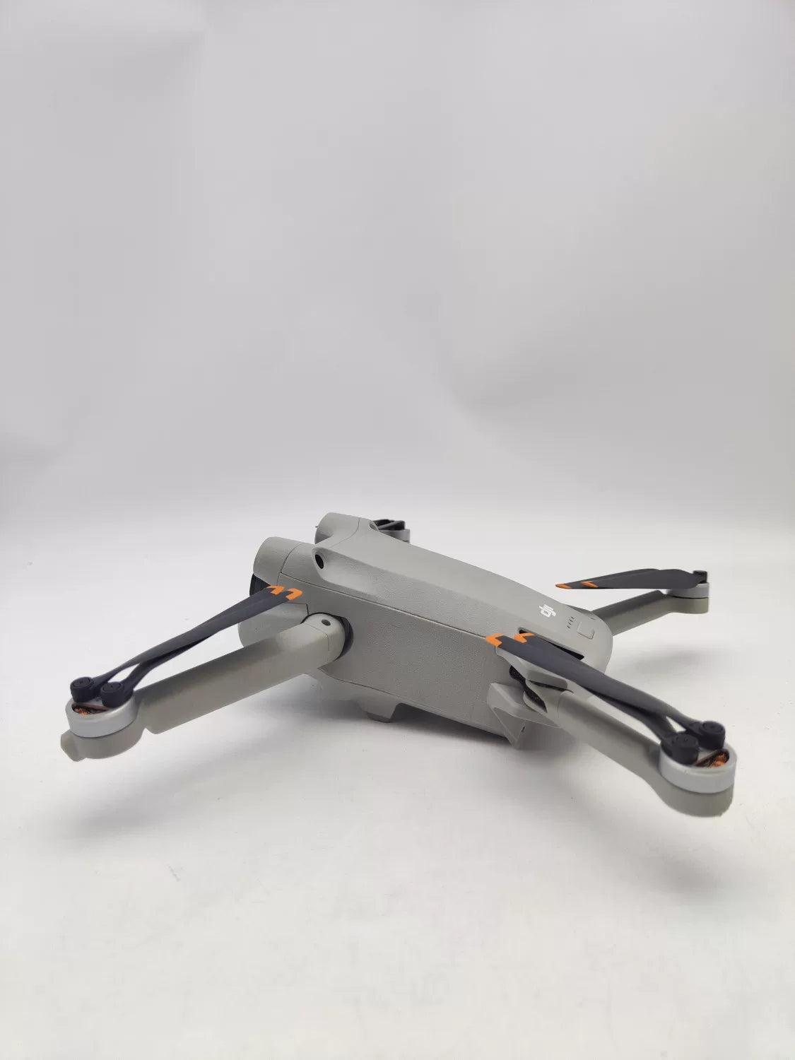 95% New (Like New) DJI mini3 pro with Screen Fly More Combo