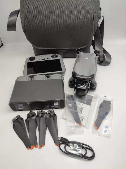 DJI Air 3 with Screen Fly More Combo