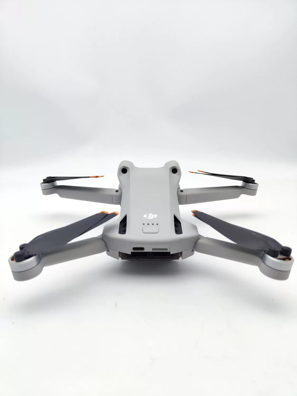99% New (Mint) DJI mini3pro with Screen Fly More Combo