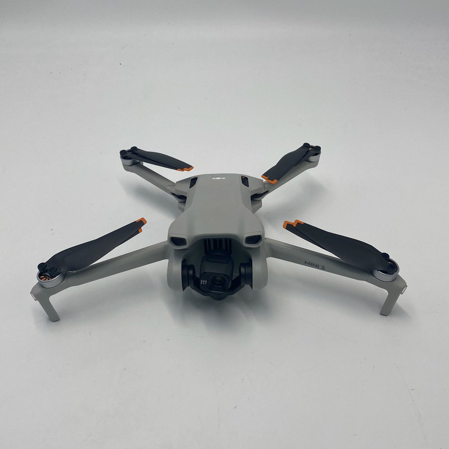 DJI Mini 3 with Screen Remote Fly More Combo - Excellent (95% New)