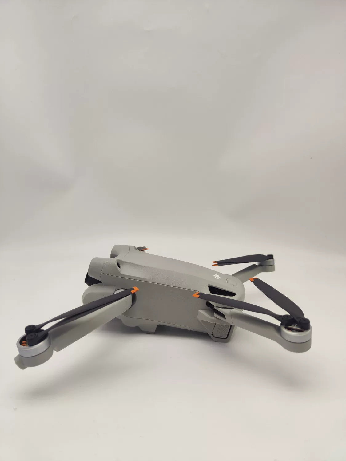 95% New (Like New) DJI mini3pro with Screen Standard Combo