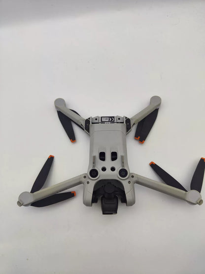 95% New (Like New) DJI mini3pro with Screen, Extended Battery Fly More Combo
