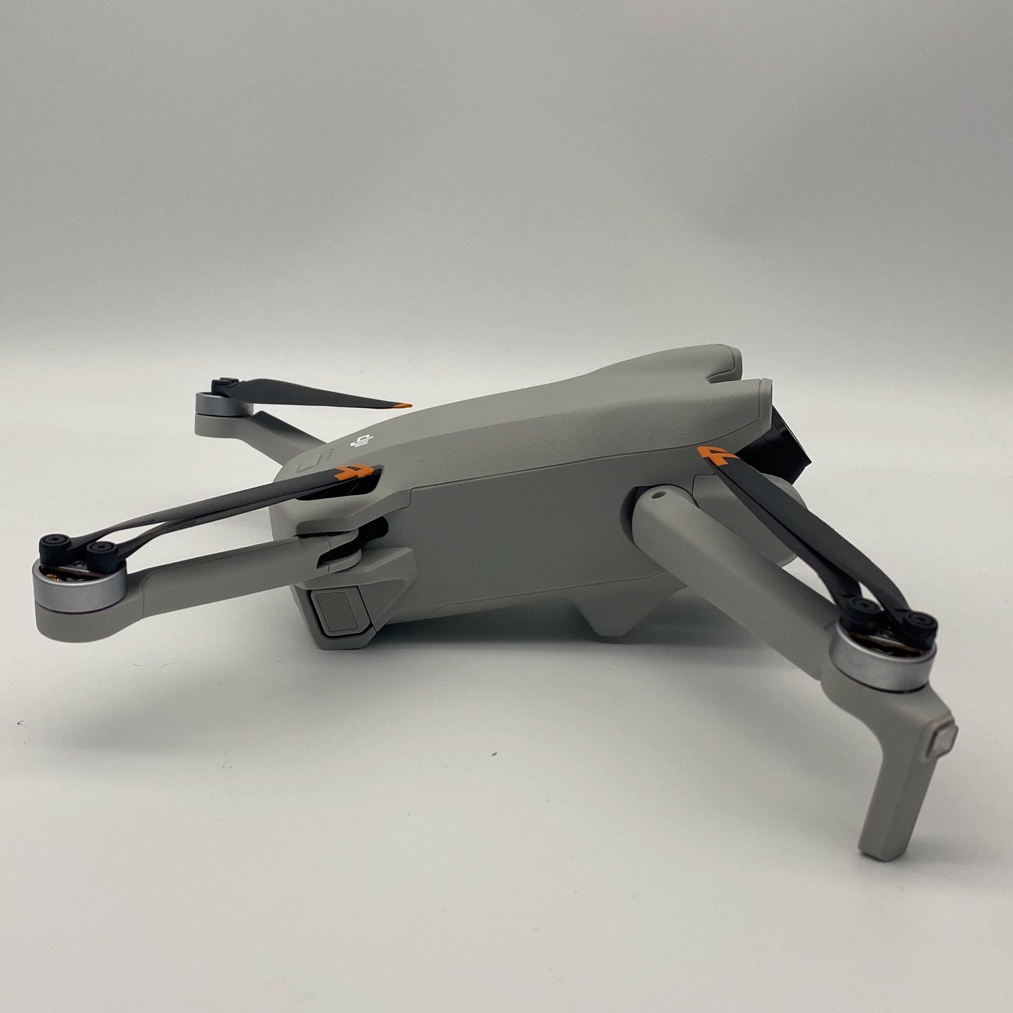 DJI Mini 3 with Screen Remote Long Range Kit - Excellent (95% New)
