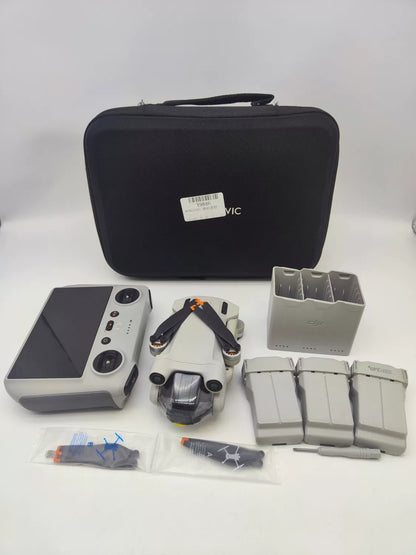 95% New (Like New) DJI mini3pro with Screen, Extended Battery Fly More Combo