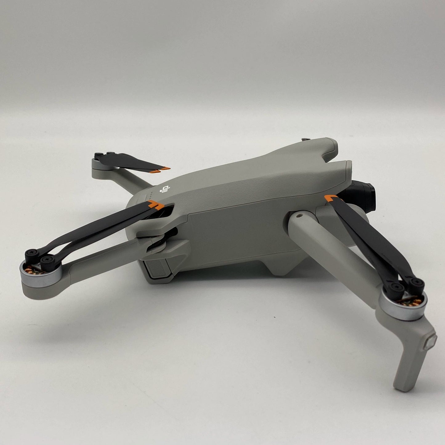 DJI Mini 3 with Screen Remote Fly More Combo - Excellent (95% New)