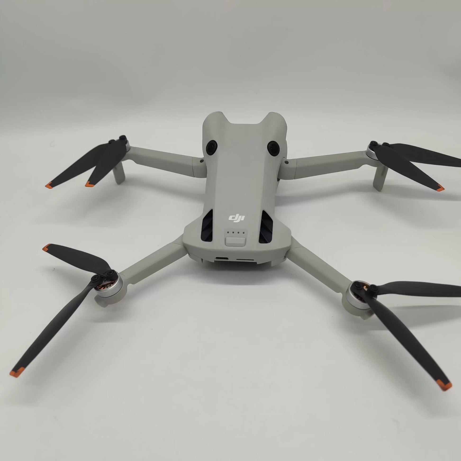 95% New (Like New) Mini 4 Pro with 2 -Gen RC Screen Remote