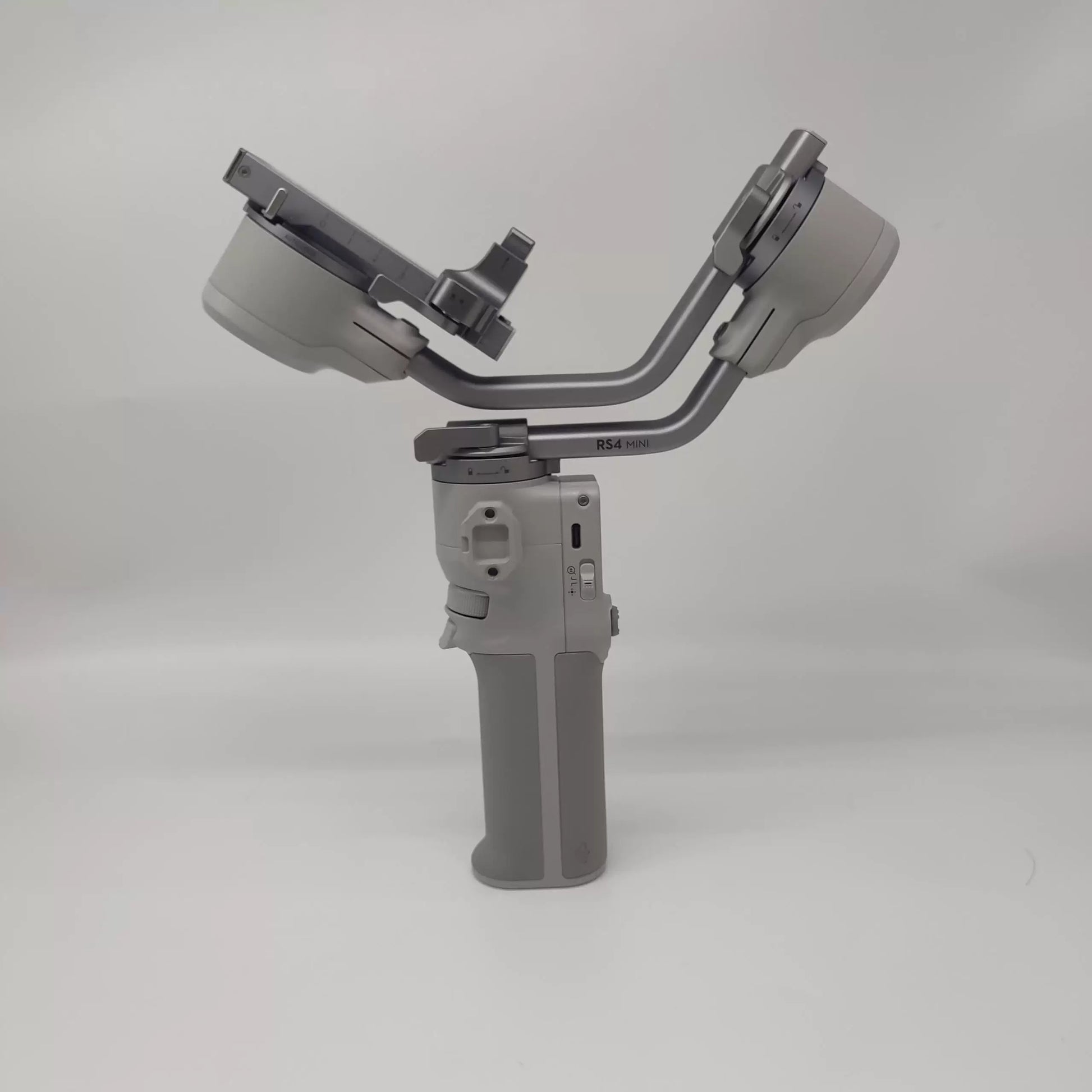 95% New (Like New) DJI Ronin RS 4 Mini Combo with DJI Care Refresh