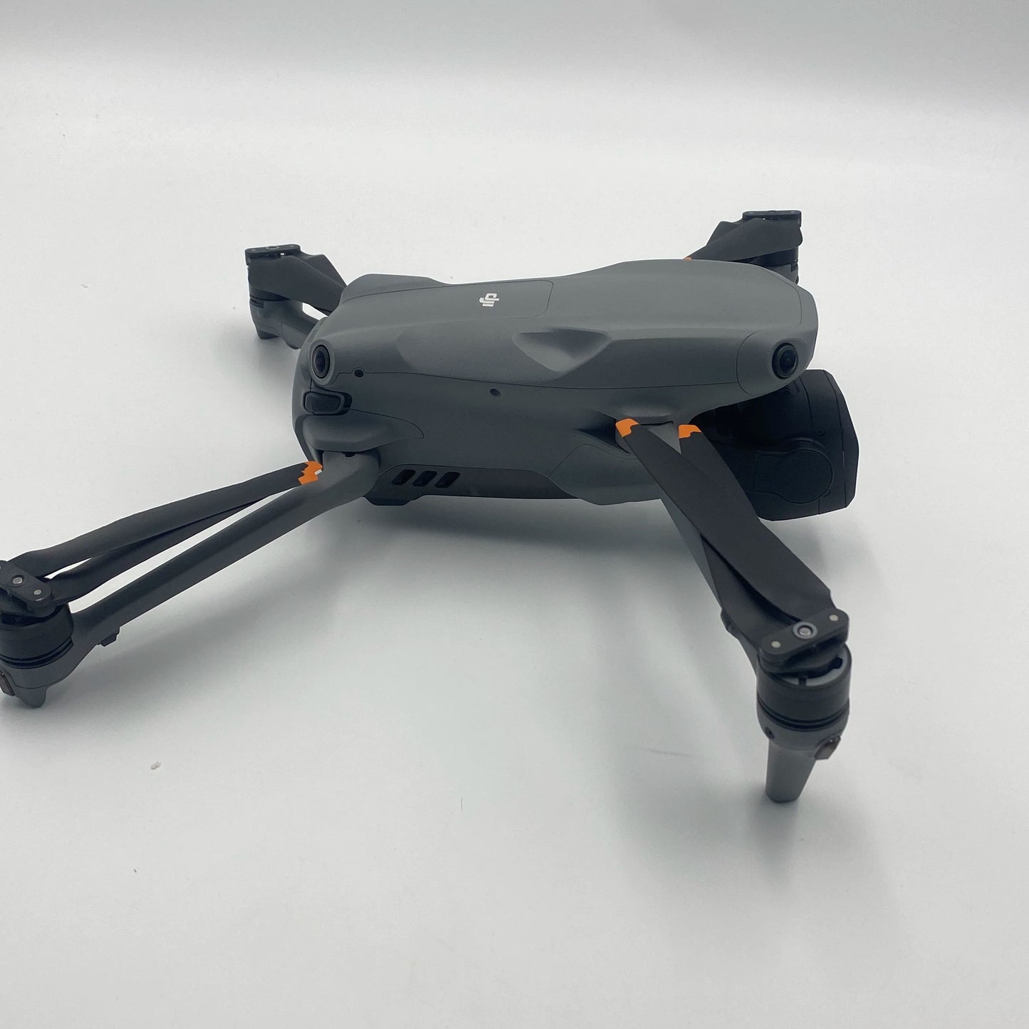 DJI Air 3S Fly More Combo مع جهاز تحكم عن بعد بشاشة - ممتاز (95% جديد)
