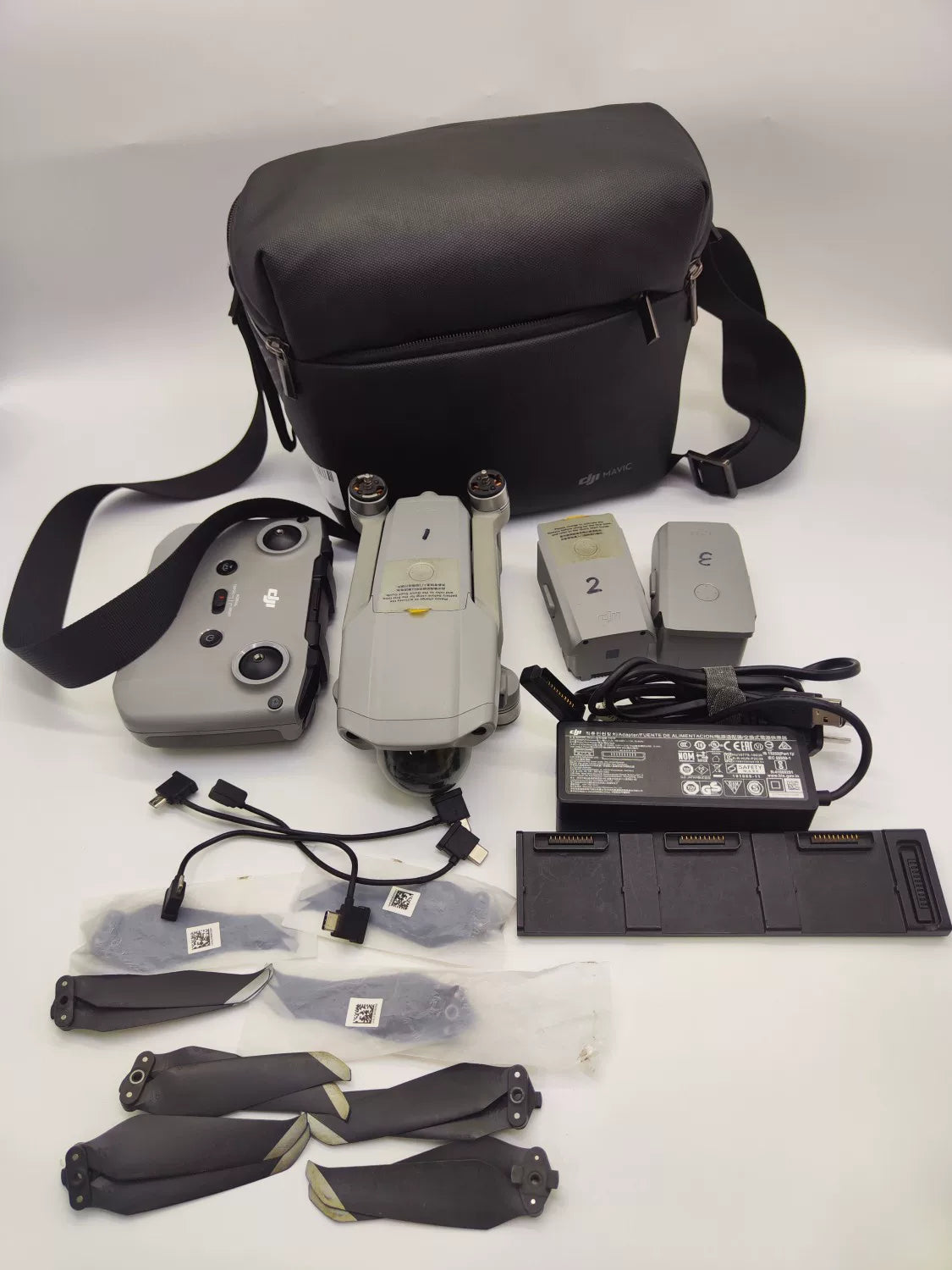 90% New (Excellent) DJI air2 Fly More Combo