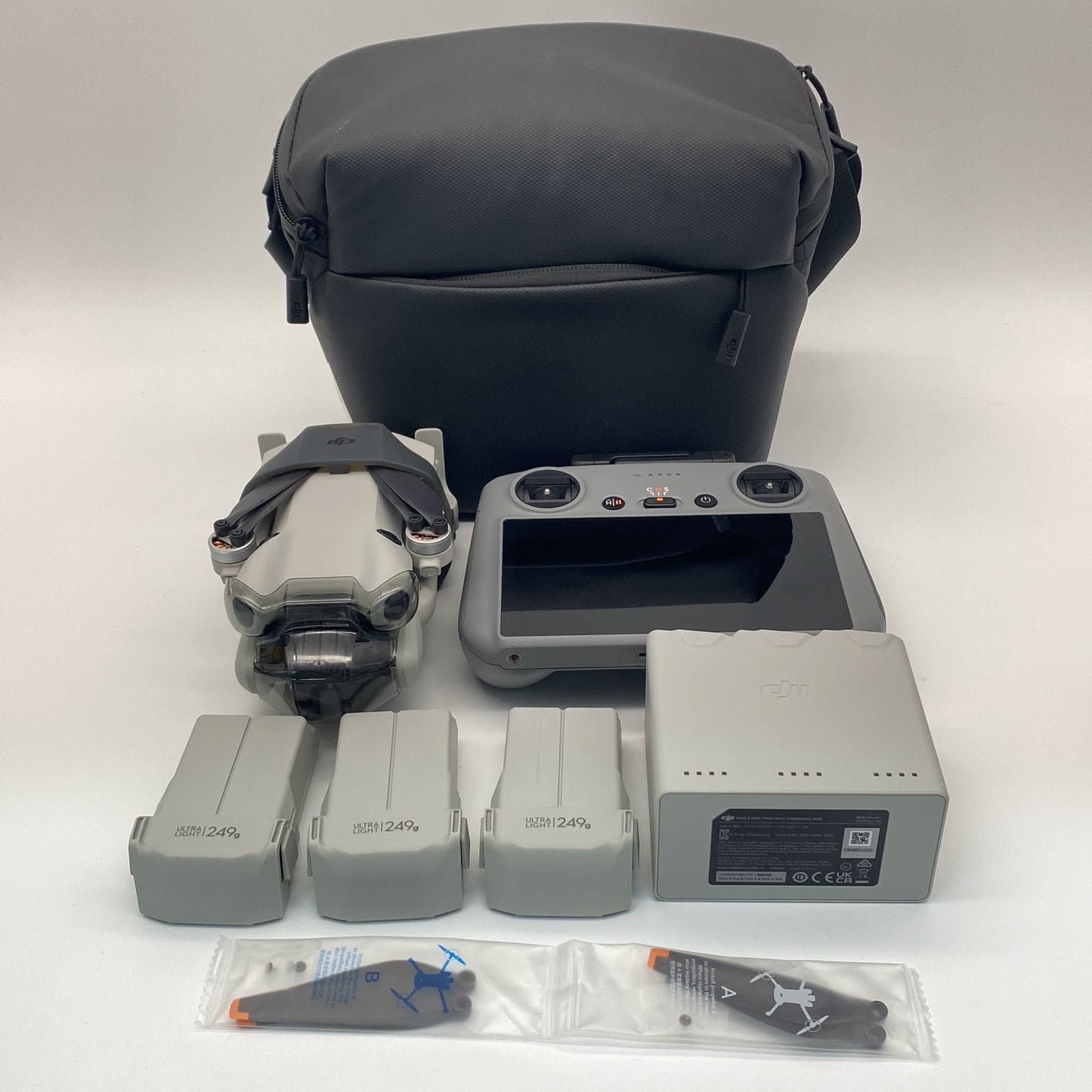 DJI Mini 4 Pro with Screen Remote Controller - Excellent (95% New)