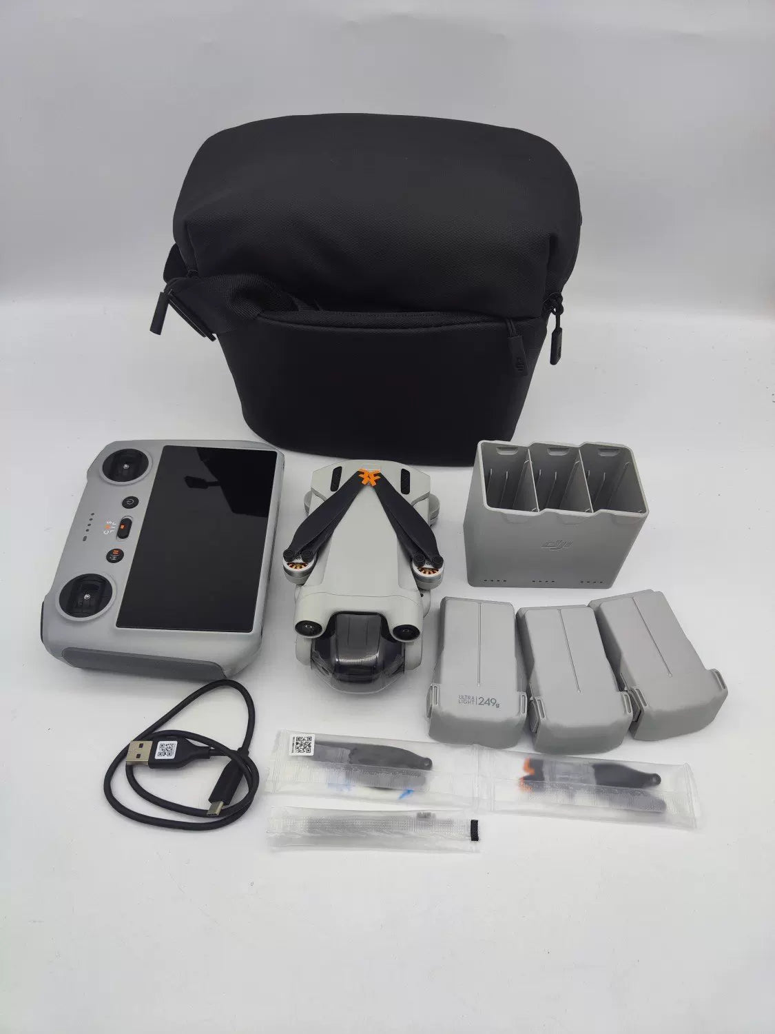 DJI Mini3pro with Screen Fly More Combo with DJI Care Refresh