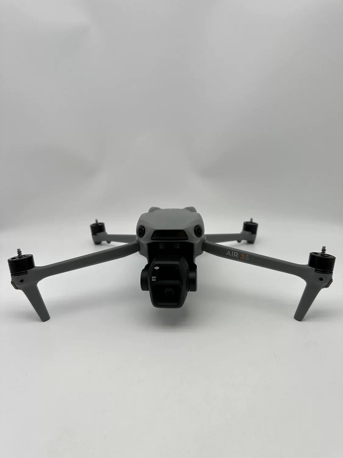 99% New (Mint) DJI Air 3s with Screen Fly More Combo