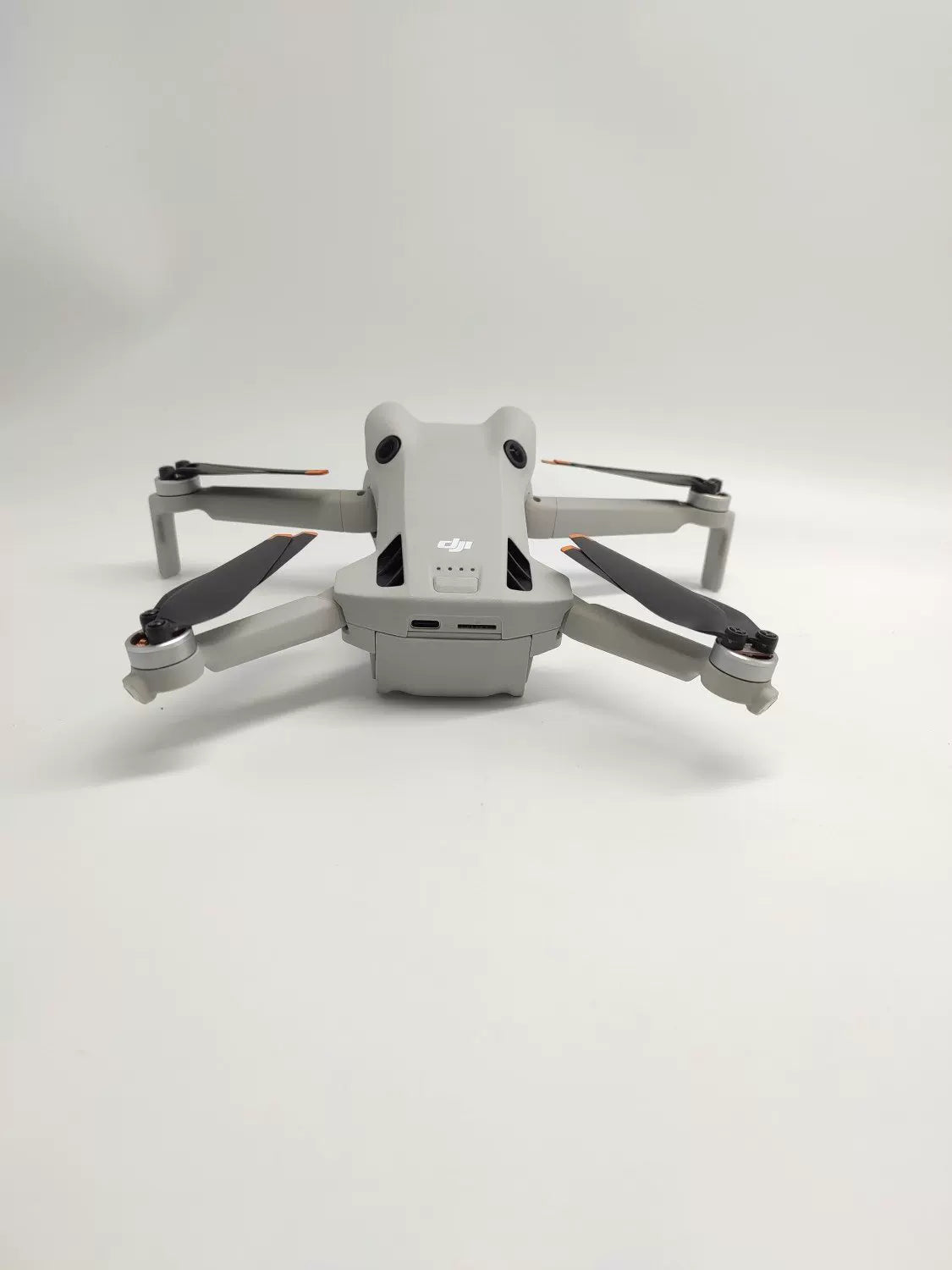 DJI Mini4pro with Screen Fly More Combo with DJI Care Refresh