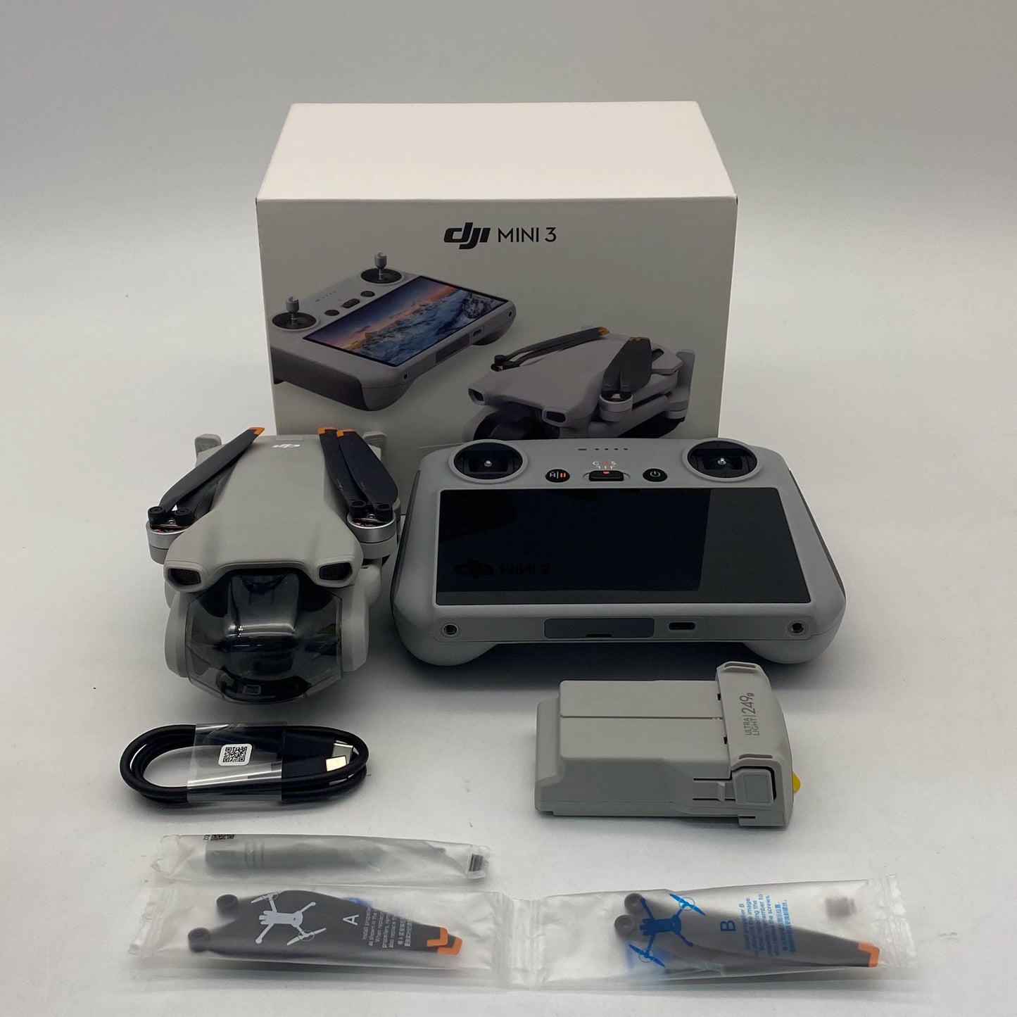 DJI Mini 3 with Screen Remote Controller - Excellent (95% New)