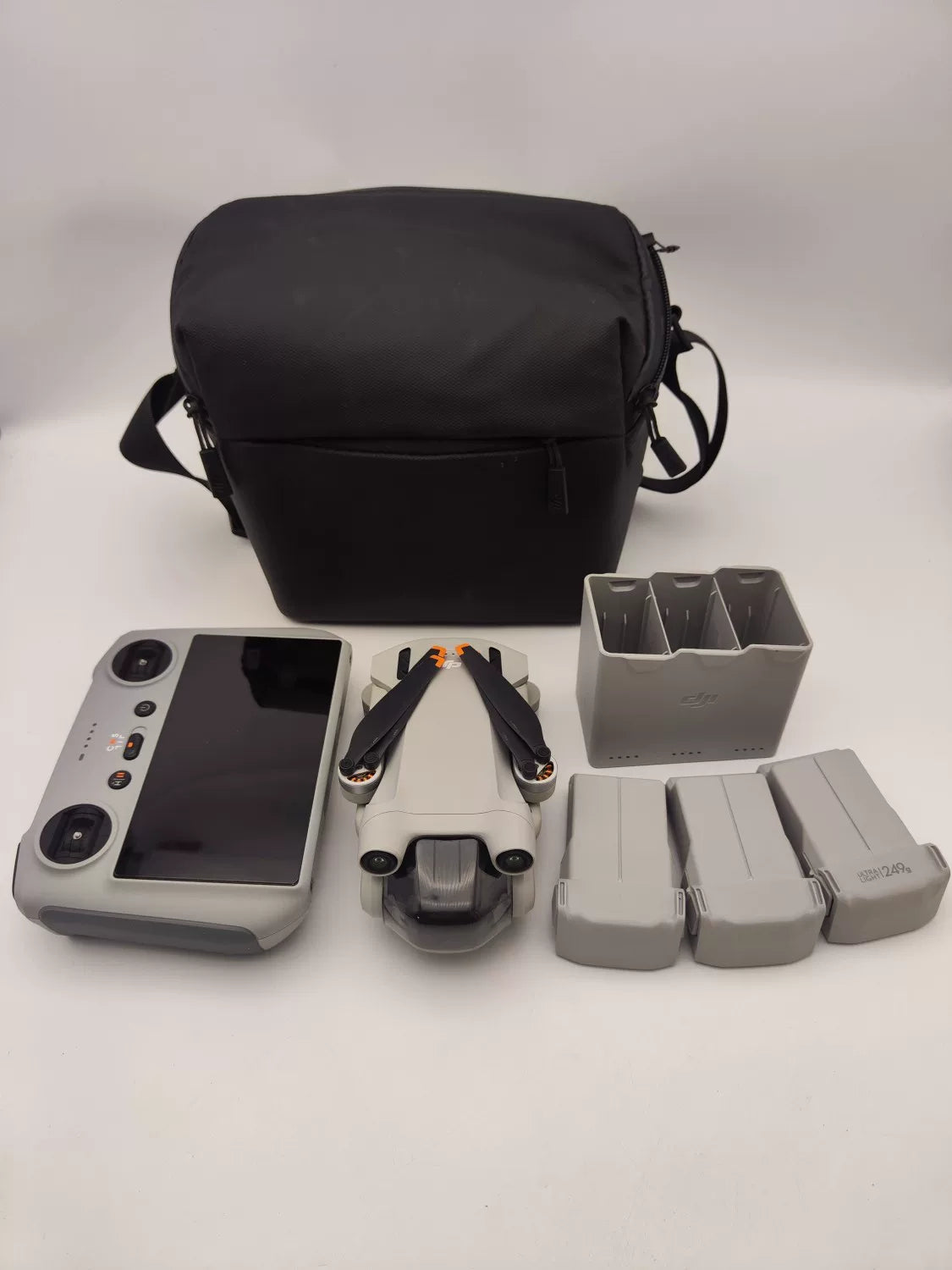 99% New (Mint) DJI Mini3pro with Screen, Extended Battery Fly More Combo