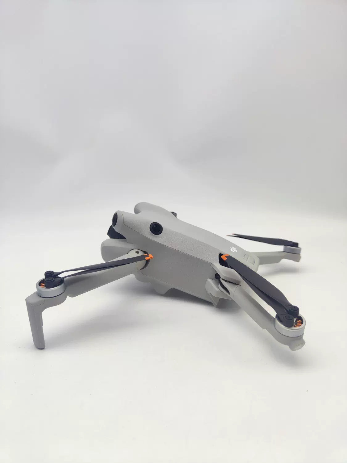 99% New (Mint) DJI mini4pro with Screen Fly More Combo