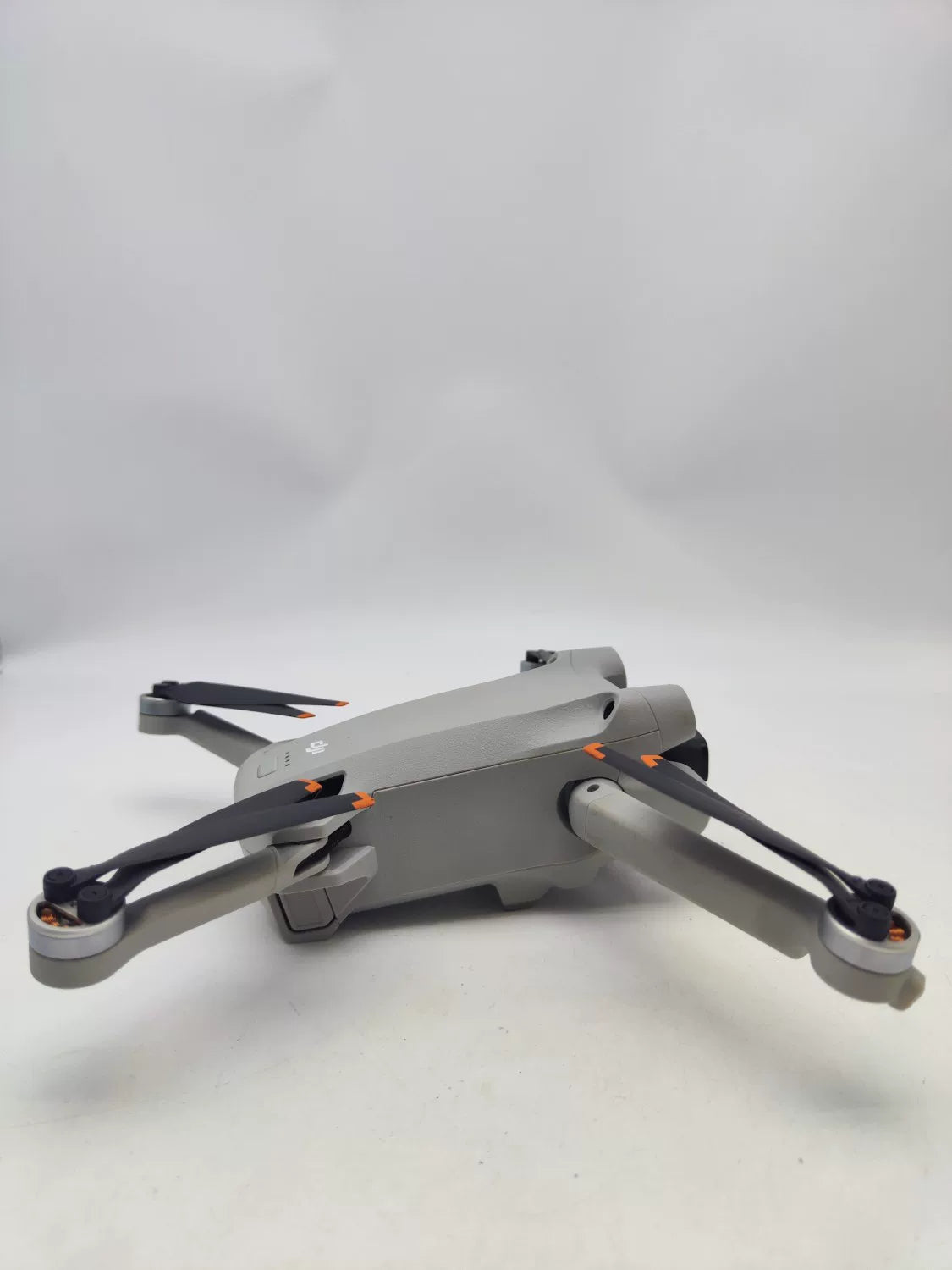 99% New (Mint) DJI mini3pro with Screen, Extended Battery Fly More Combo