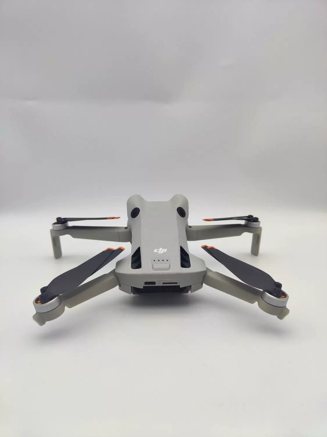 95% New (Like New) DJI Mini4pro with Screen Fly More Combo