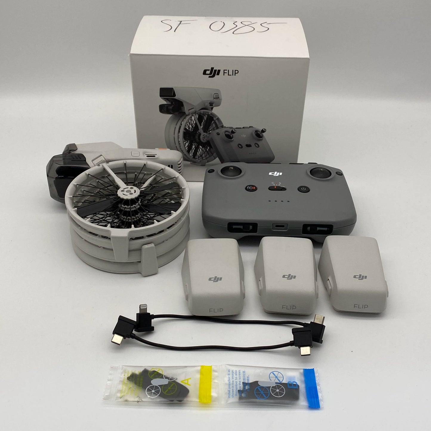 DJI Flip Standard Remote Fly More Combo with Care Refresh - Very Good (90% New)