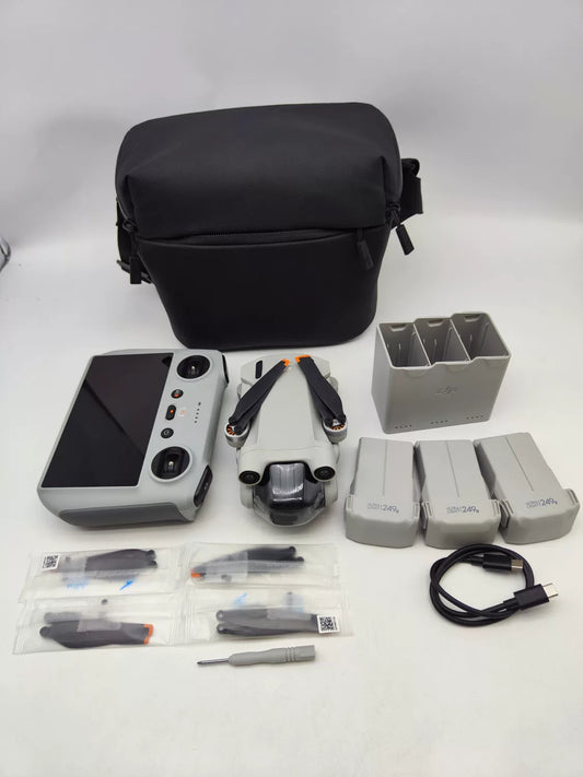 99% New (Mint) DJI mini3pro with Screen Fly More Combo