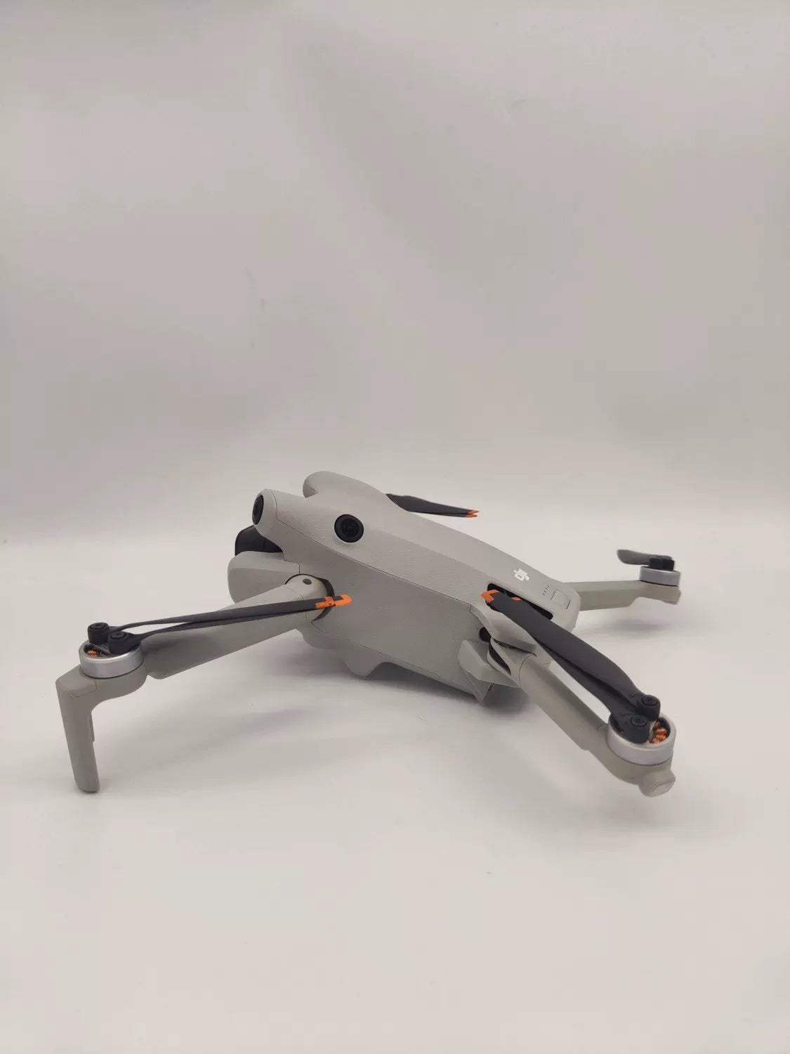 95% New (Like New) DJI mini4pro Extended Battery Fly More Combo