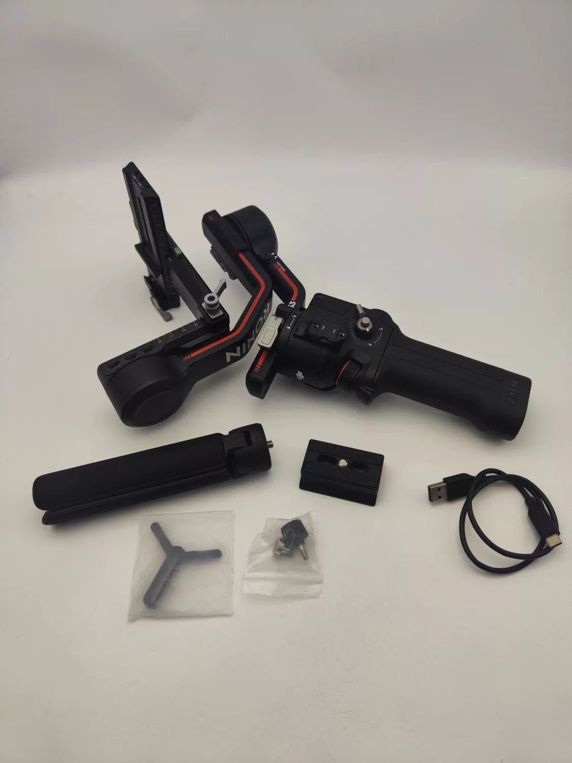 95% New (Like New) DJI RS3 Standard Combo