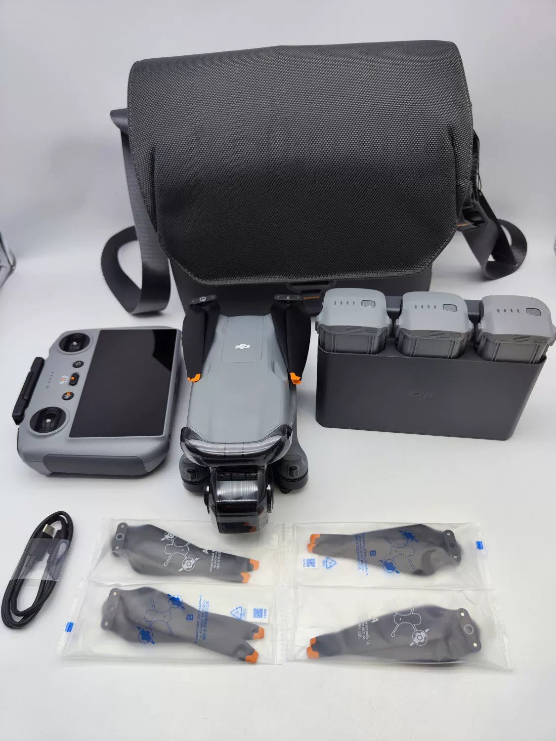 99% New (Mint) DJI air3 with Screen Fly More Combo with 2-Year DJI Care Refresh