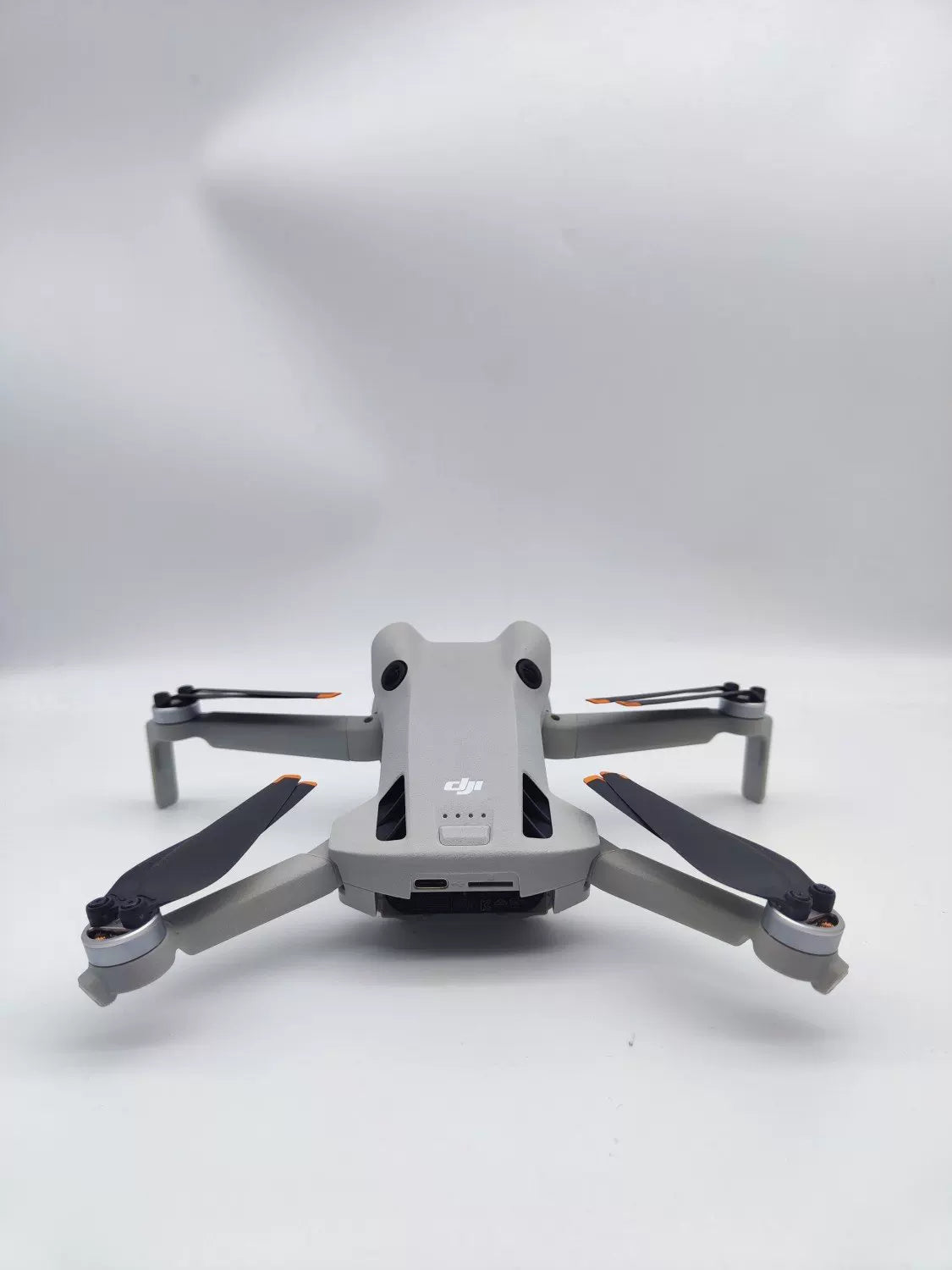 99% New (Mint) DJI mini4pro with Screen Fly More Combo