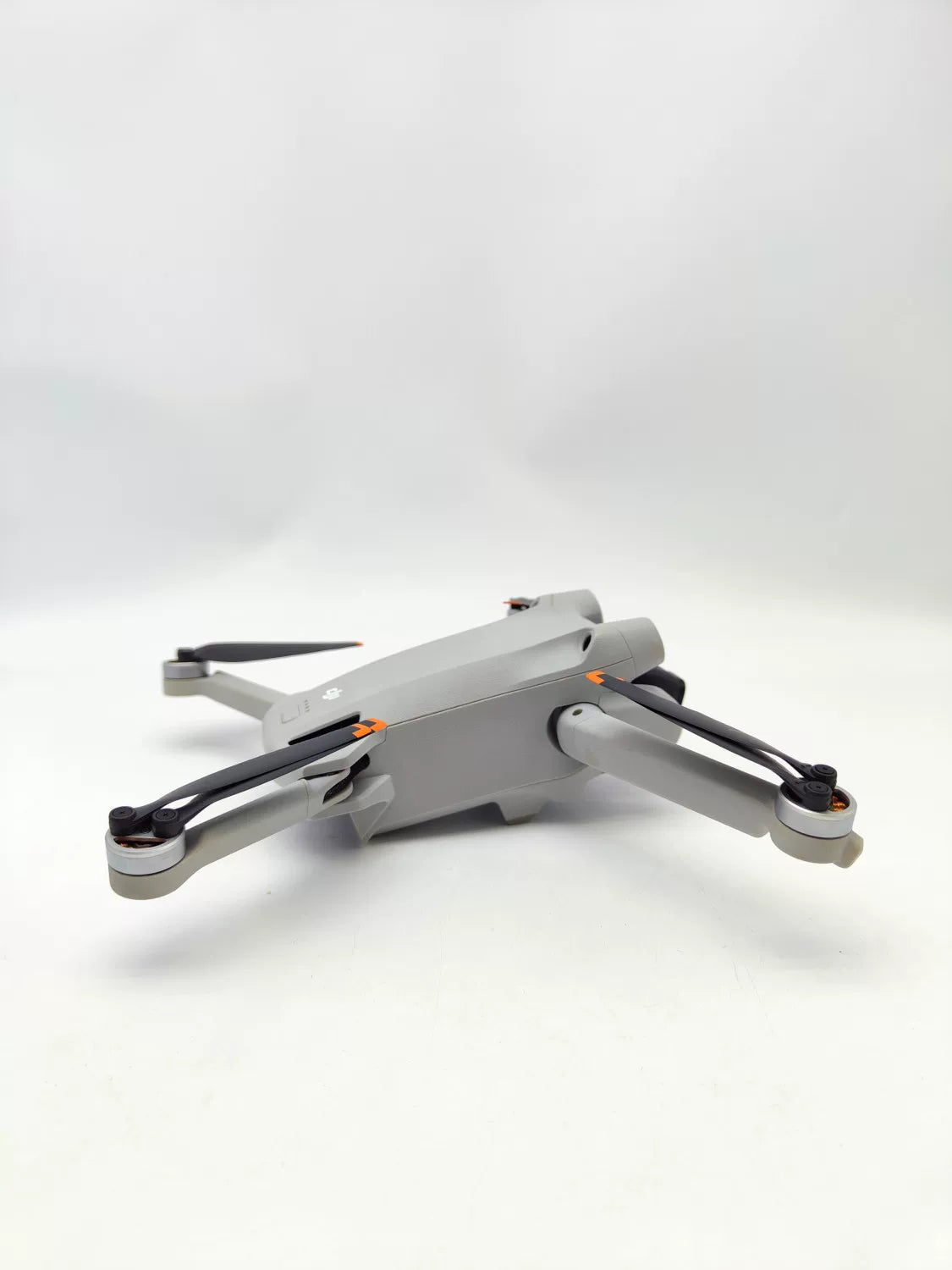 99% New (Mint) DJI mini3pro with Screen, Extended Battery Fly More Combo