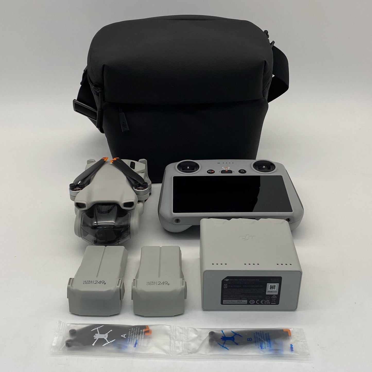 DJI Mini 3 with Screen Remote + Dual Battery - Excellent (95% New)