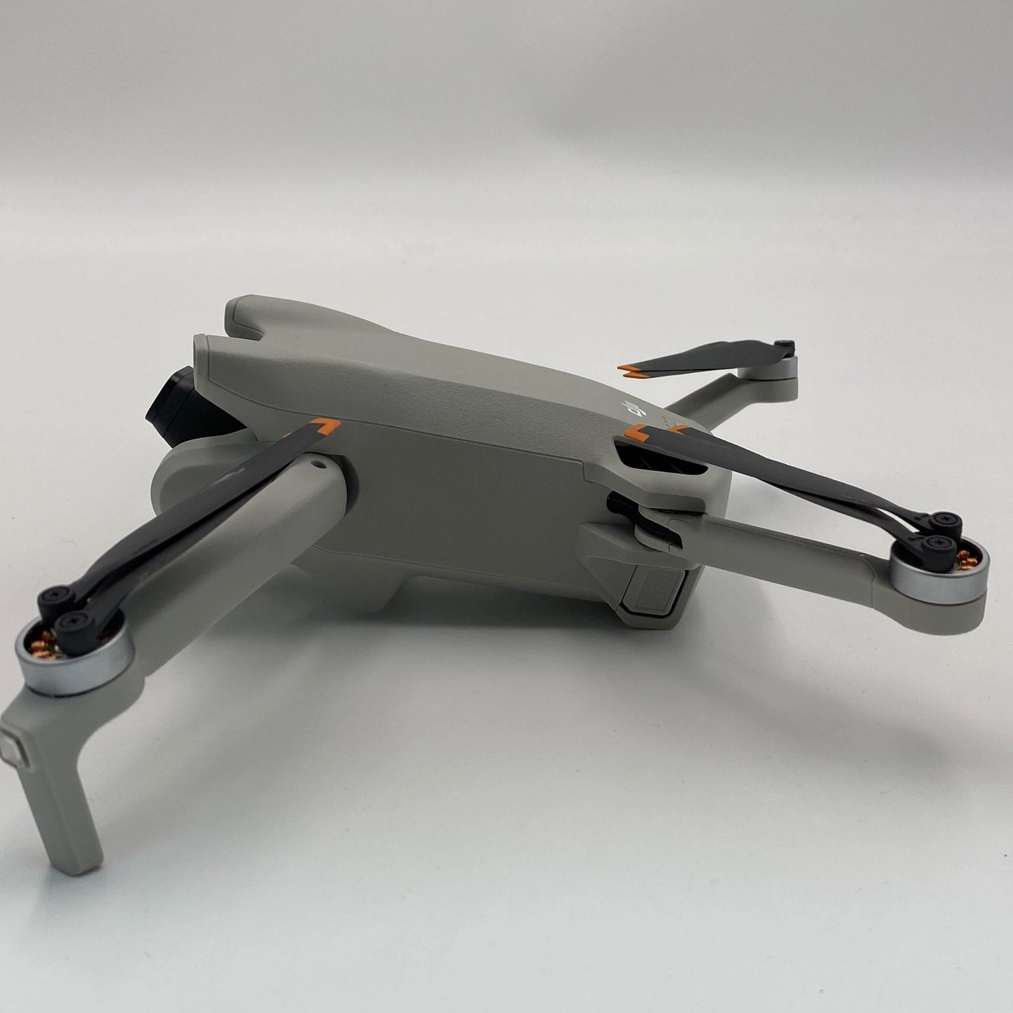 DJI Mini 3 with Screen Remote Controller - Like New (99%)