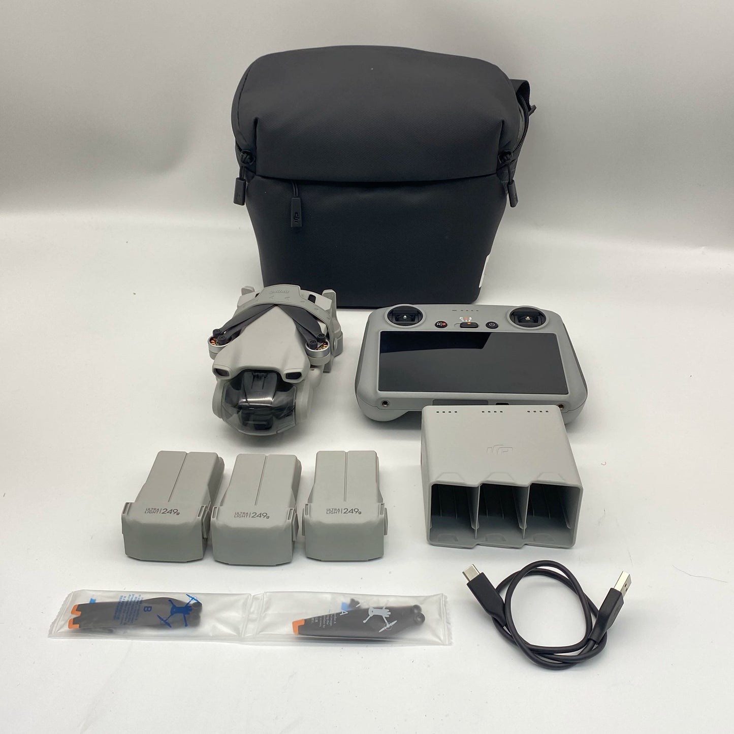 DJI Mini 3 with Screen Remote Controller - Excellent (95% New)