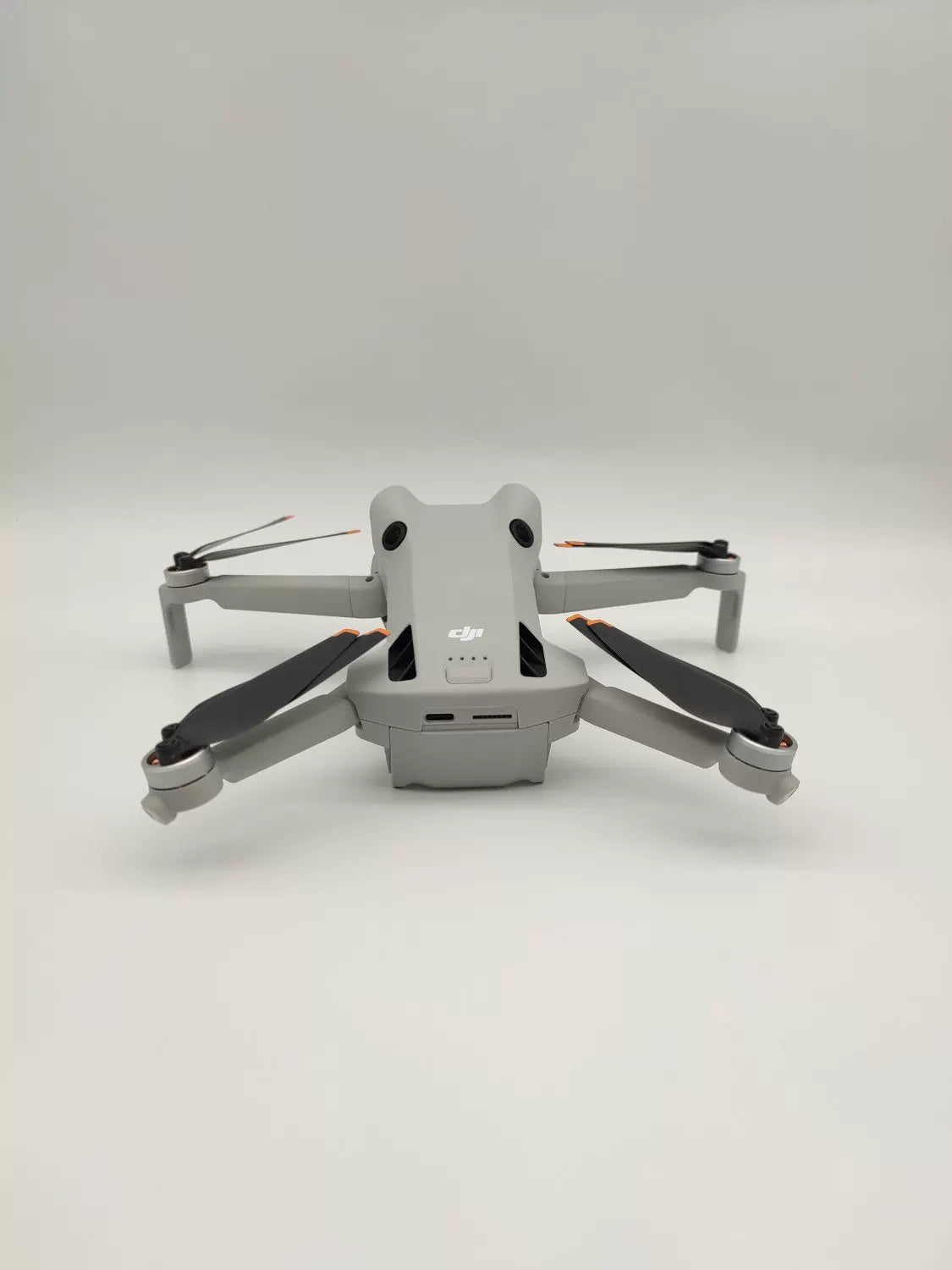 DJI Mini4pro with Screen, Extended Battery Fly More Combo with DJI Care Refresh