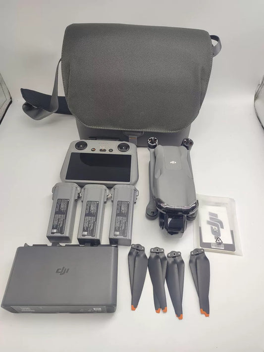 DJI Air 3 with Screen Fly More Combo