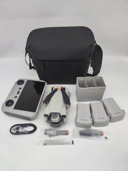 99% New (Mint) DJI mini3pro with Screen Fly More Combo