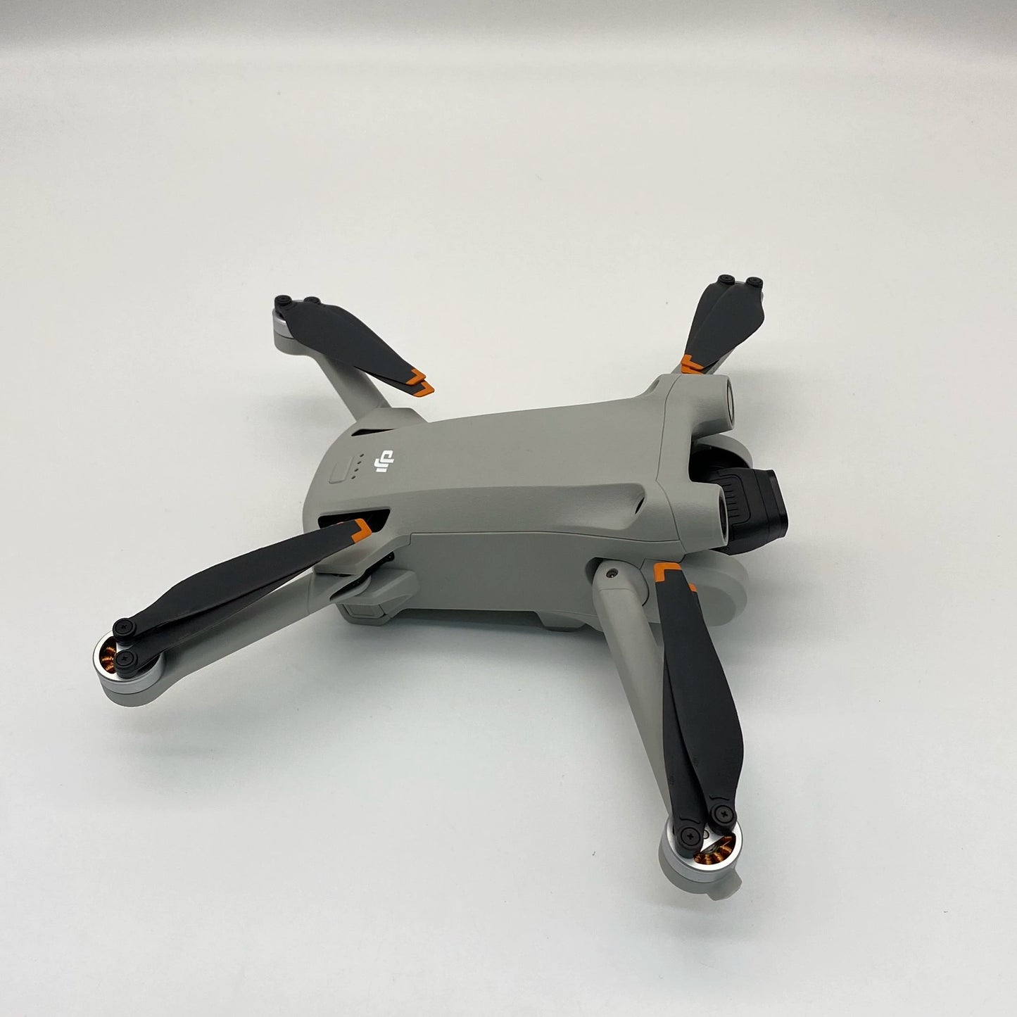 DJI Mini 3 Pro with Screen Remote Fly More Combo - Very Good (90% New)