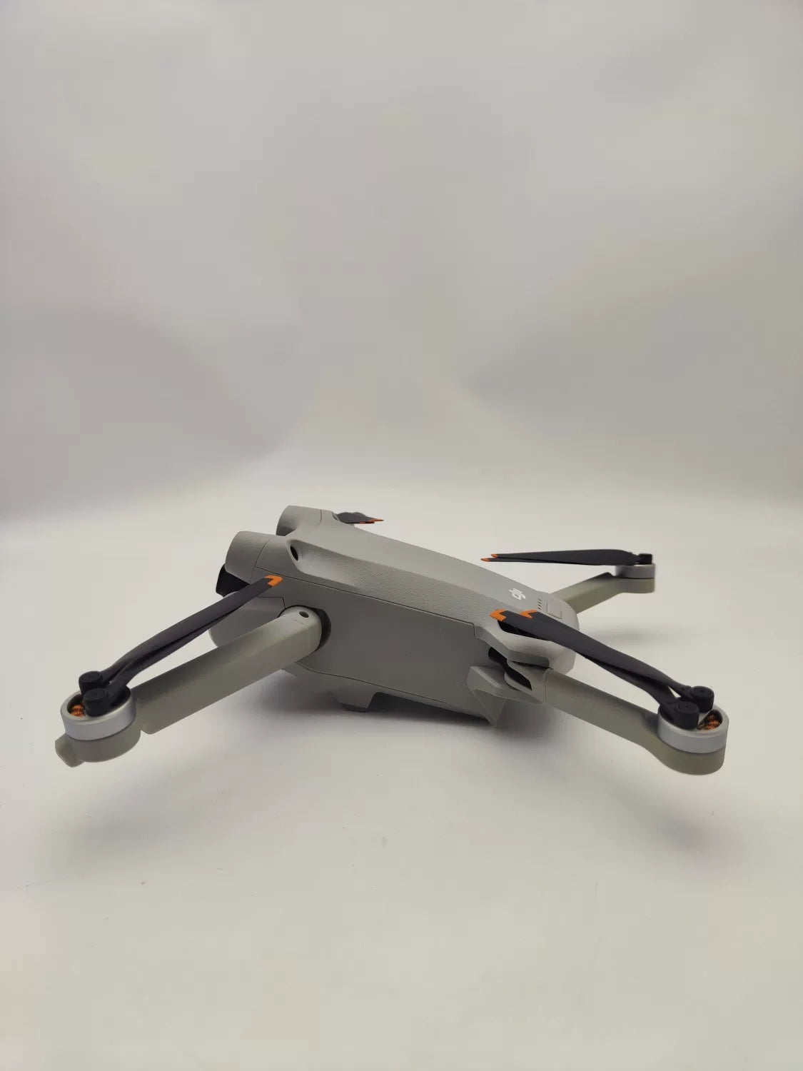 99% New (Mint) DJI Mini3pro with Screen, Extended Battery Fly More Combo