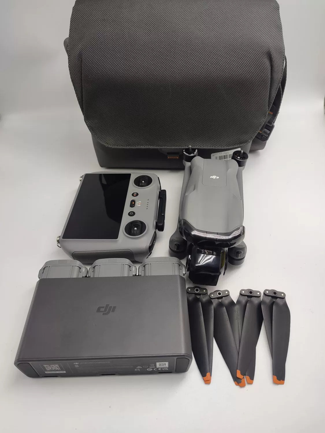 DJI Air3 with Screen Fly More Combo with DJI Care Refresh