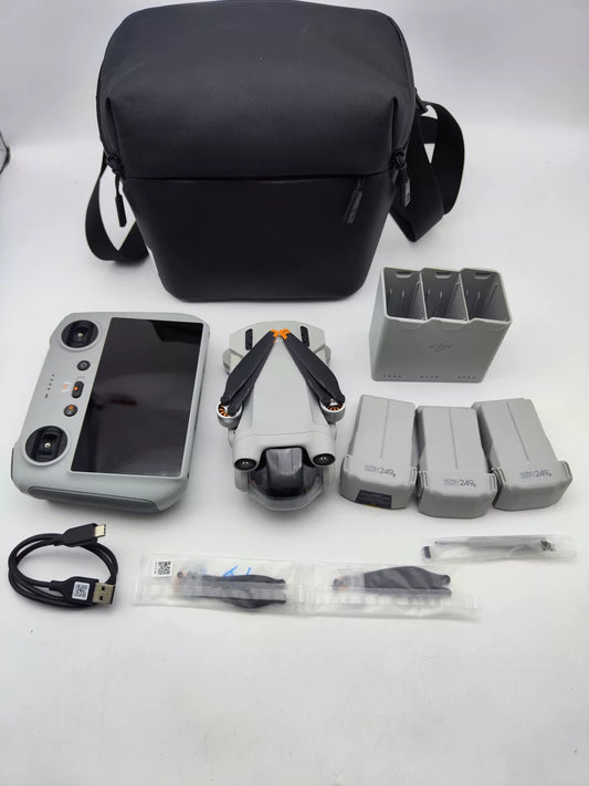 99% New (Mint) DJI mini3pro with Screen Fly More Combo