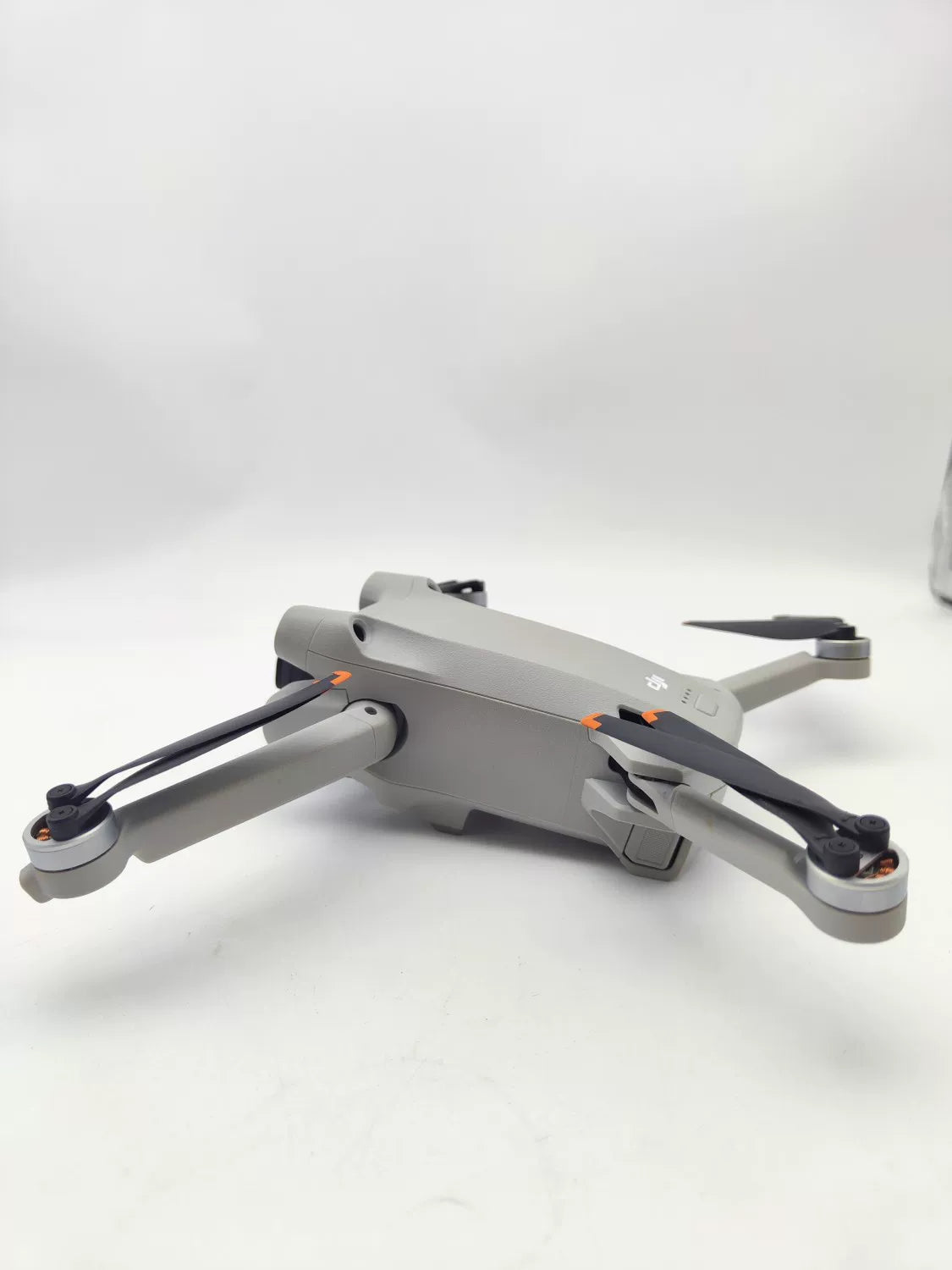 95% New (Like New) DJI mini3pro with Screen Standard Combo