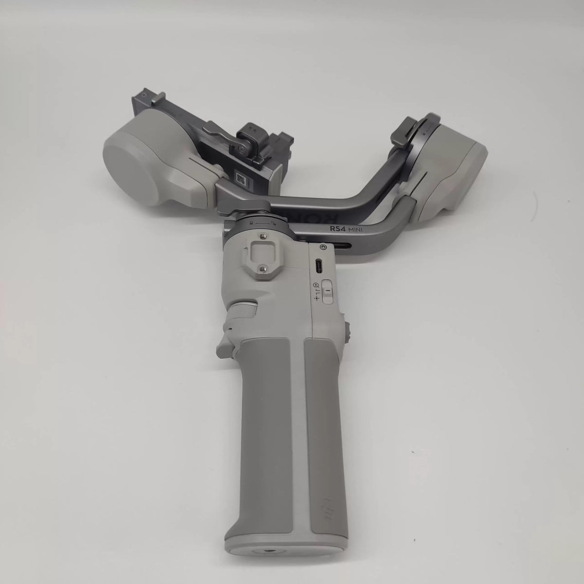 95% New (Like New) DJI Ronin RS 4 Mini Combo with DJI Care Refresh