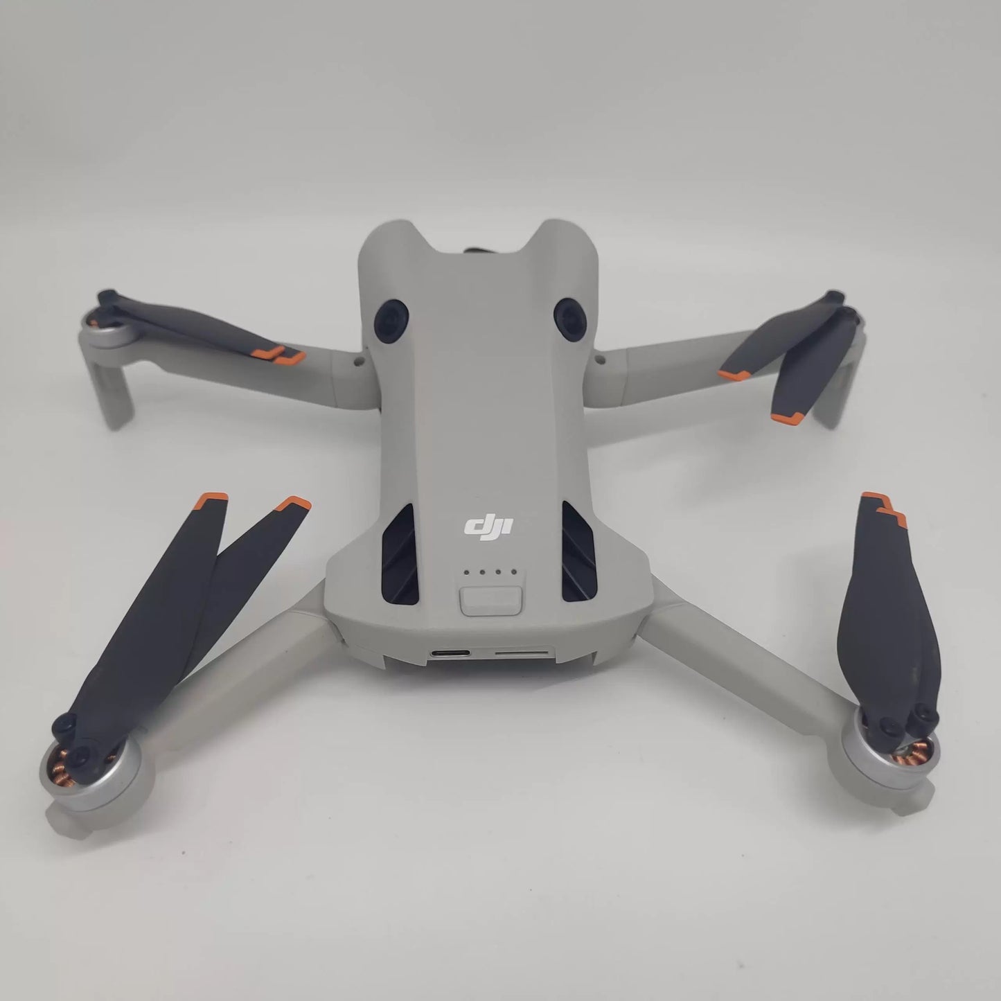95% New (Like New) DJI Mini 4 Pro with Screen Fly More Combo