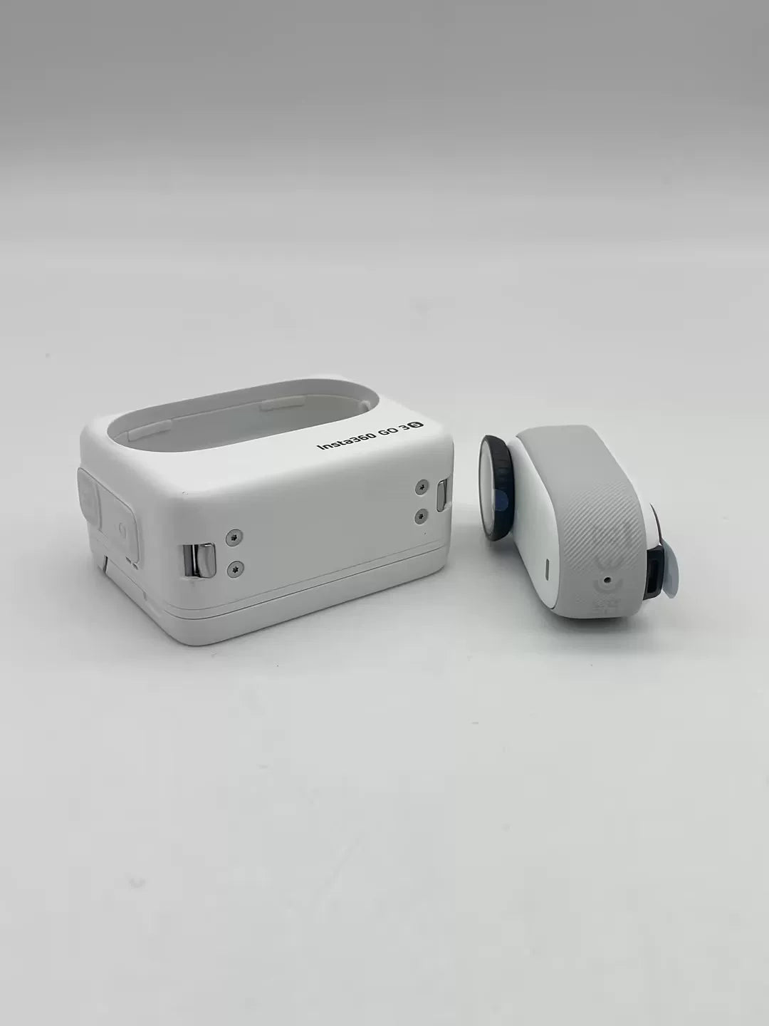 95% New (Like New) Insta360 GO 3s 64G Main Unit Not Activated