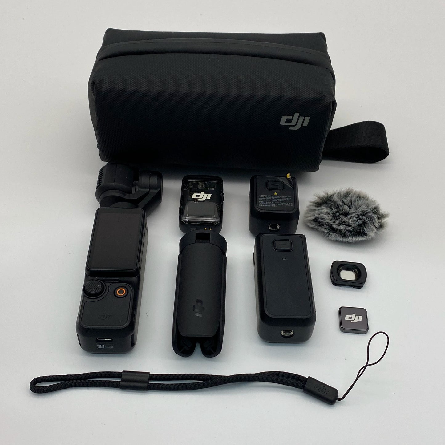 DJI Osmo Pocket 3 Ultimate Combo with Care Refresh - Excellent (95% New)