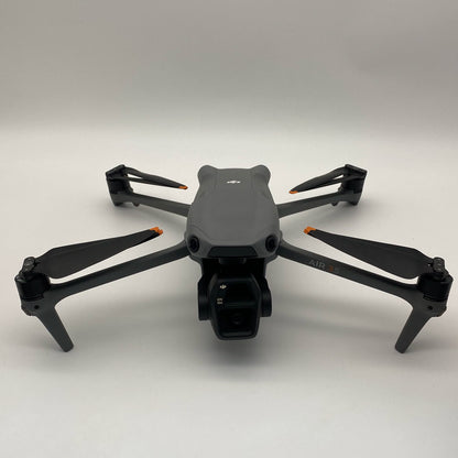DJI Air 3S Fly More Combo مع جهاز تحكم عن بعد قياسي وCare Refresh - ممتاز (جديد بنسبة 95%)