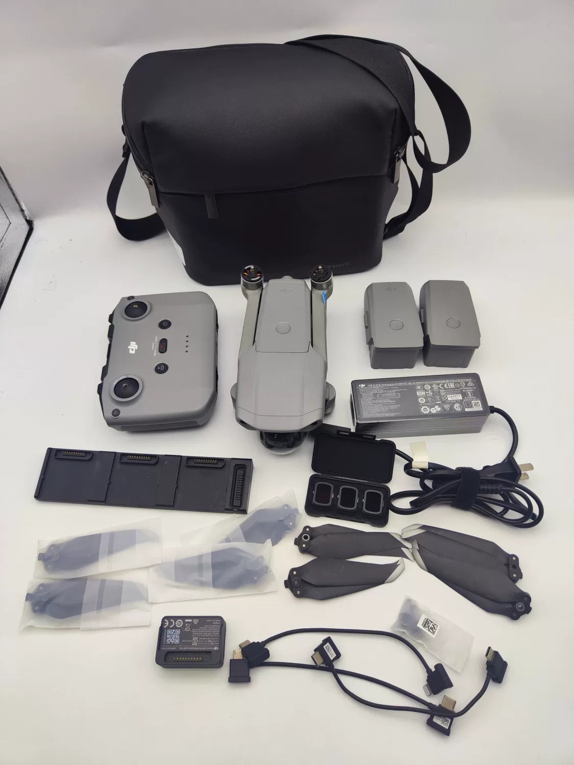 95% New (Like New) DJI air2 Fly More Combo